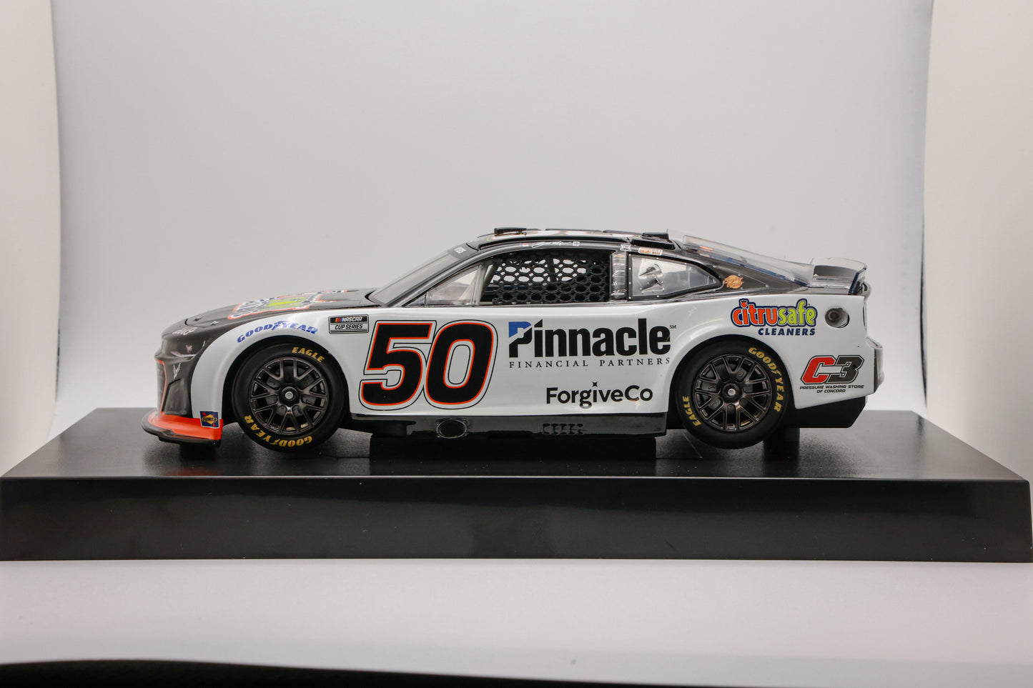 2025 BURT MYERS AUTOGRAPHED CITRUSAFE CLEANERS 1:24 ELITE LIONEL RACING DIECAST